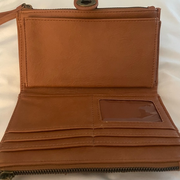 Wristlet style wallet - Picture 7 of 7